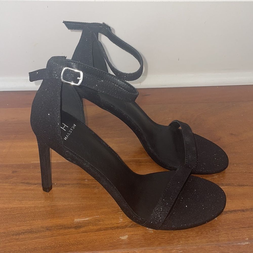 Halston Woman’s Maui Open Toe Ankle Strap Dress Sandals Size 8